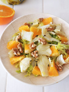 Una foto de Ensalada de escarola y naranja