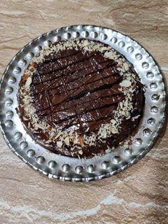 ચોકલેટ કેક (Chocolate Cake Recipe In Gujarati) રેસીપી મુખ્ય ફોટો