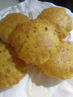 आलू पूरी (Aloo puri recipe in hindi) रेसिपी मुख्य फोटो