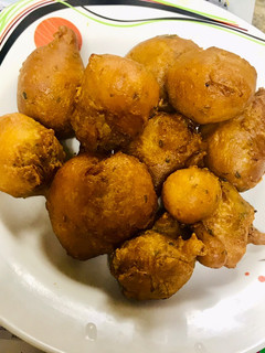A picture of Mysore bhajiya /bonda.