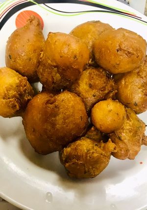 A picture of Mysore bhajiya /bonda.