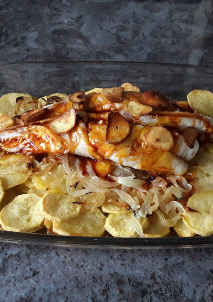 Una foto de Cola de rape al horno con pimentón