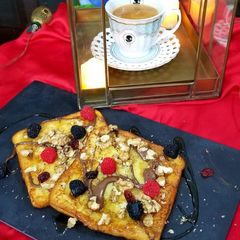 A picture of French toast.