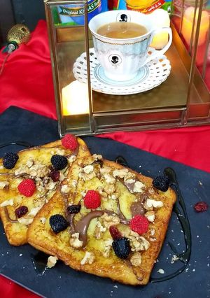 A picture of French toast.