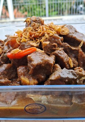 Foto resep Semur Daging Sapi (1 kg) Manis Gurih Kaya Rempah