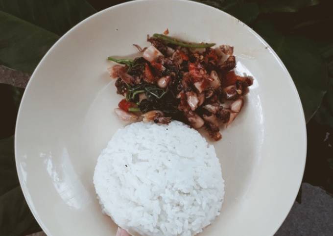 Bagaimana Membuat Cumi asin oseng kangkung pedas Anti Gagal