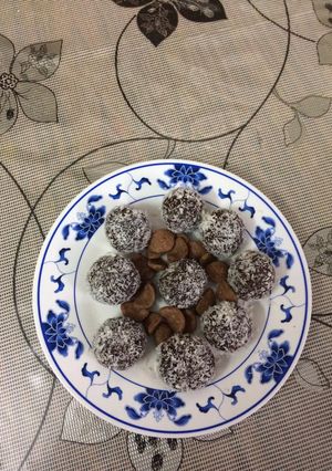 A picture of # chocos coconut balls.