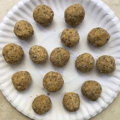 A picture of Lemon pie protein balls.