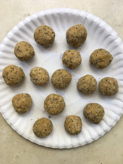 A picture of Lemon pie protein balls.