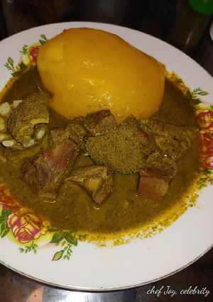 A picture of Tumeric soup and starch.