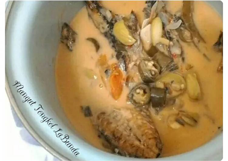 Langkah Mudah untuk mengolah mangut tongkol pete, Enak