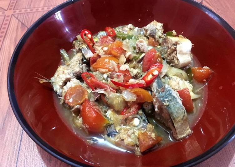 Proses Menyiapkan Ikan Peda Kuah Asam Pedas yang Menggugah Selera