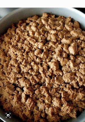 Foto di Sbriciolata integrale con noci e confettura di fichi