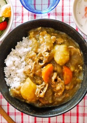 A picture of Easy Curry Rice with a Secret Ingredient.