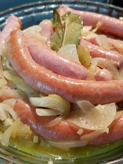 Una foto de Salchichas frescas de pollo al vino