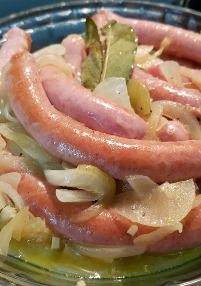 Una foto de Salchichas frescas de pollo al vino