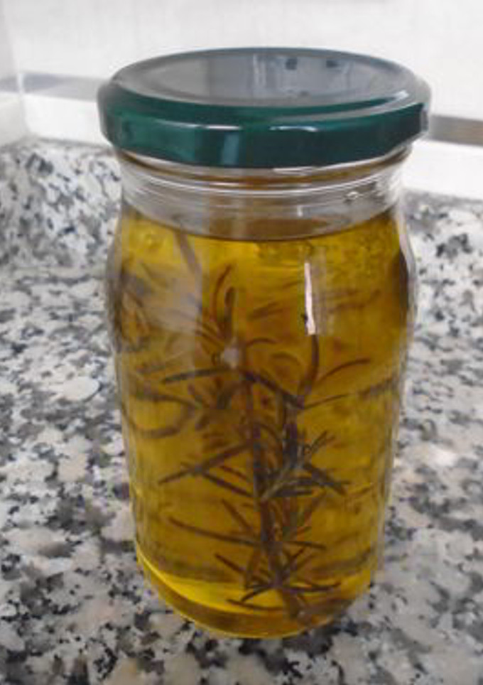 Una foto de Aceite de romero