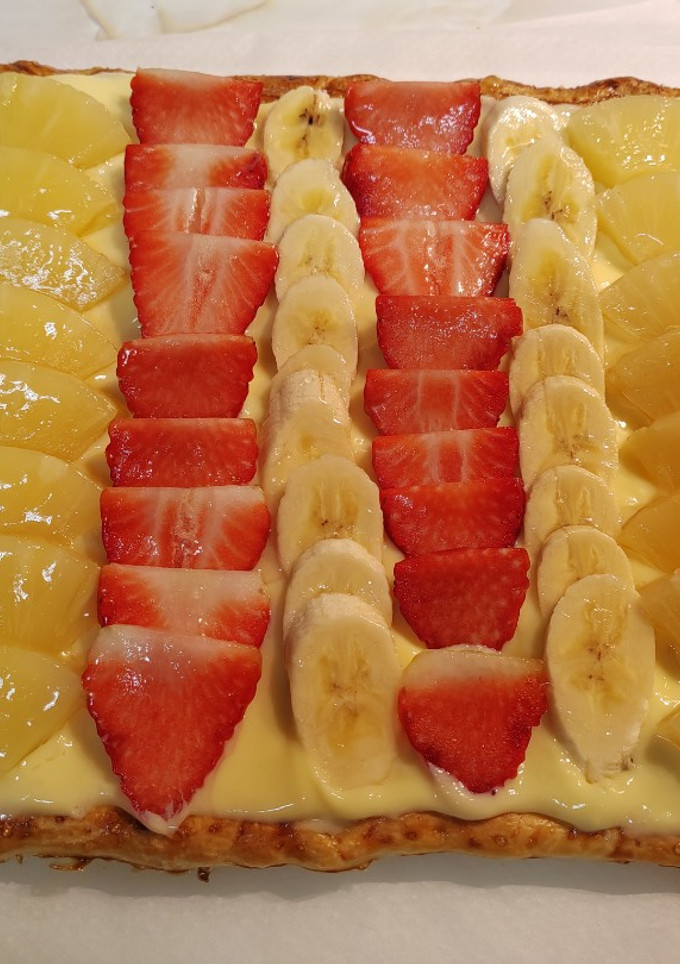 Una foto de Tarta de frutas con hojaldre