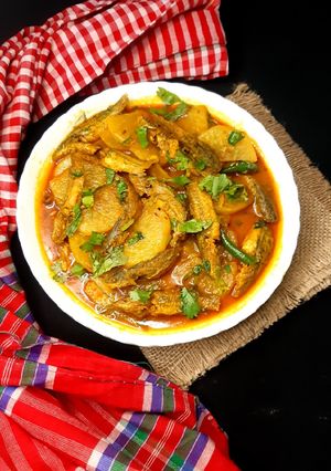 শালগম দিয়ে টেংরা মাছ রেসিপির প্রধান ছবি