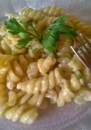 Una foto de Tirabuzones con salsa provenzal