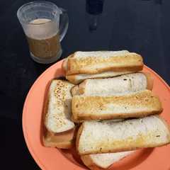 A picture of Roti bakar isi pisang.