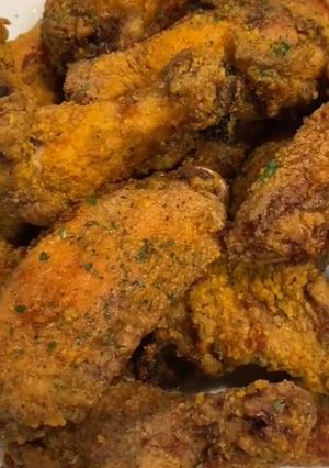 A picture of Crispy Air Fryer Wings.