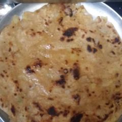 A picture of Aloo paratha.