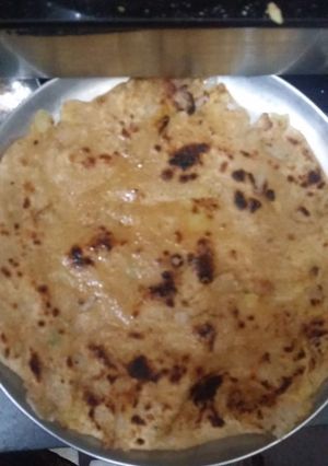 A picture of Aloo paratha.