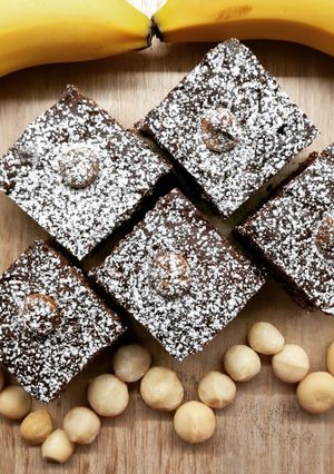 Foto di Banana brownies con noci macadamia