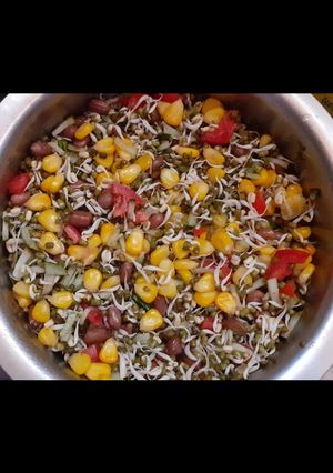 मूगं कर्न चाट (moong corn chaat recipe in Hindi) ] रेसिपी मुख्य फोटो