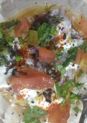टिक्की चाट (Tikki Chaat Recipe in Hindi) रेसिपी मुख्य फोटो