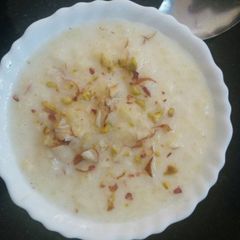A picture of Rice kheer pudding.