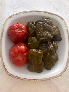 عکسی از دستور دلمه برگ مو و گوجه فرنگی ☘️🍅
