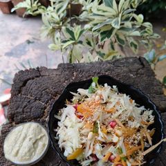 A picture of Raw Papaya salad.