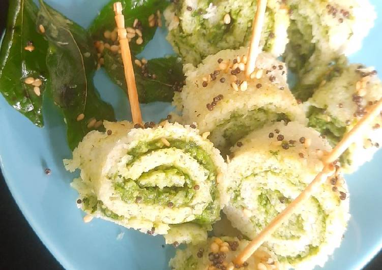 Spinach Paneer Dhokla Roll