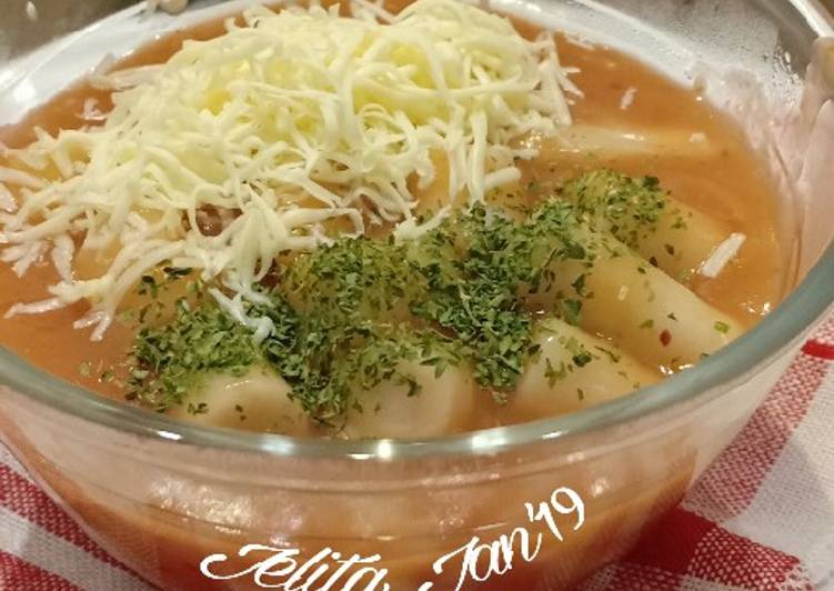 Tteokbokki. Korean Spicy Rice Cake