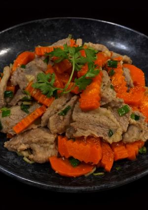 Hình của món SP.0805 - Thăn Heo Xào Cà Rốt.