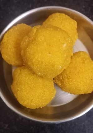 A picture of Horse gram laddu.