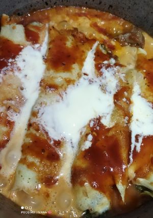 Una foto de Canelones de espinaca, pollo y queso 😌
