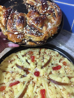 Una foto de Rosca de Pascua trenzada y rellena, con crema pastelera