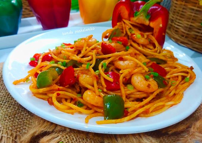 Resep Spaghetti Paprika Pedas Istimewa oleh Bunda Pashalenko - Cookpad