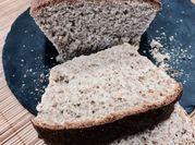 Una foto de pan integral con levadura fresca