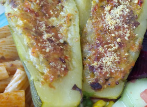Una foto de Zapallitos rellenos con carne, verduras y cuscús