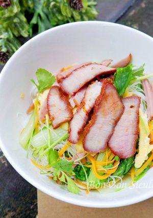 Hình của món Bún Gạo xào Xá Xíu.
