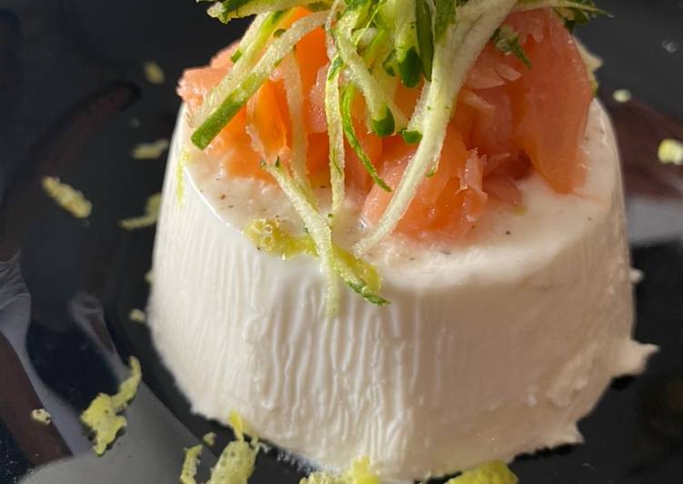 Step-by-Step Guide to Make Quick Panna cotta al parmigiano con salmone, zucchine e limone rape’