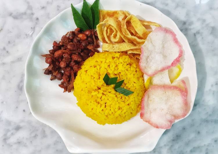 Nasi Kuning Gurih | Rice Cooker | Tanpa Santan