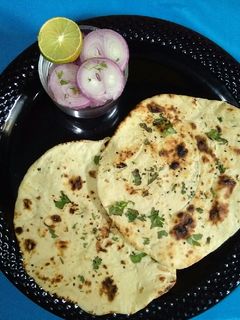 तंदुरी रोटी (गव्हाच्या पिठाची) (tandoori roti recipe in marathi) रेसिपी चे मुख्य फोटो 
