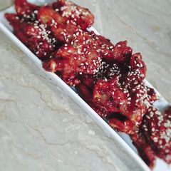 A picture of Sweet And spicy wingz.