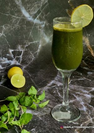 A picture of Mint and Lime juice.