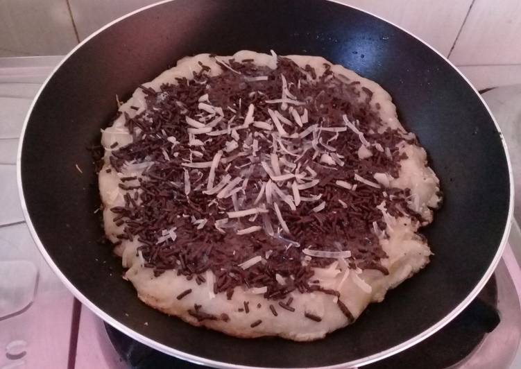 Resep Pizza Cokelat Mesis dan Keju (Mudah Membuatnya) yang Menggugah Selera